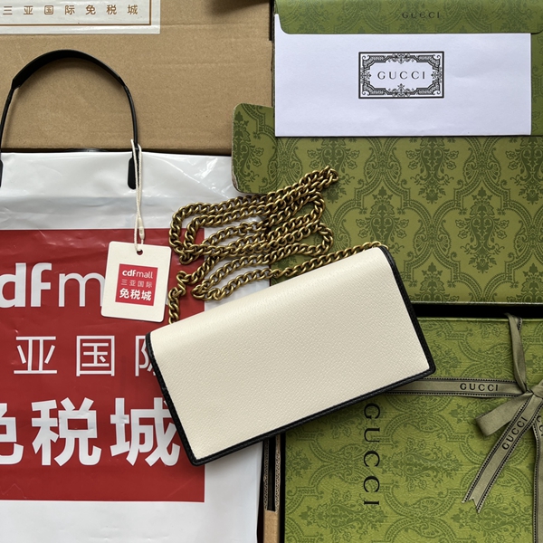 グッチバッグ背面デザイン